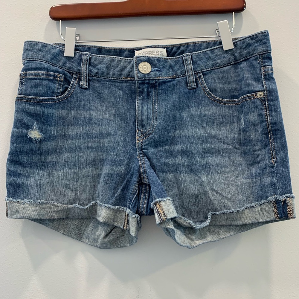 DENIM SHORT FROM EXPRESS.